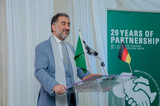 H.E. Botschafter Dr. Fathallah Sijilmassi am Rednerpult