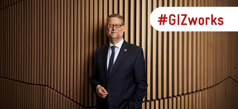 Thorsten Schäfer-Gümbel poses for a photo.