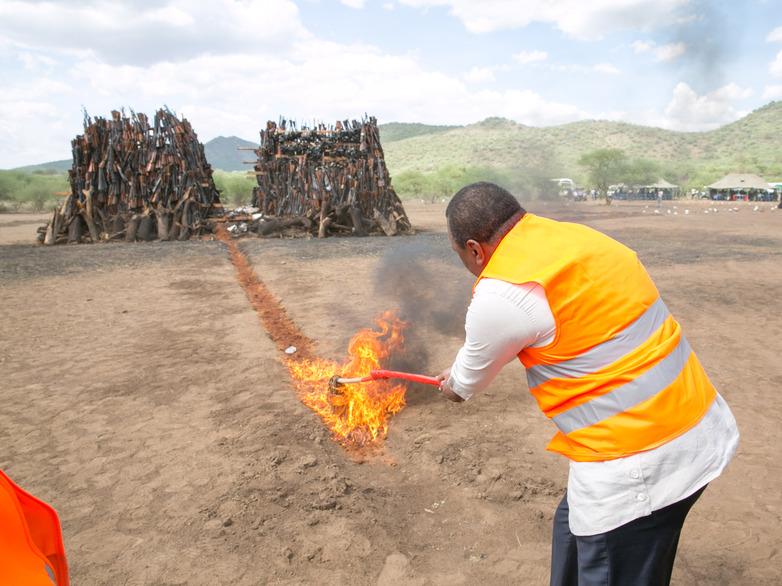 GIZ2020_Silencing the guns_03