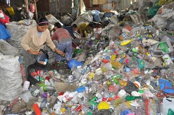 Plastik-Recycling in Iloilo City (Philippinen)