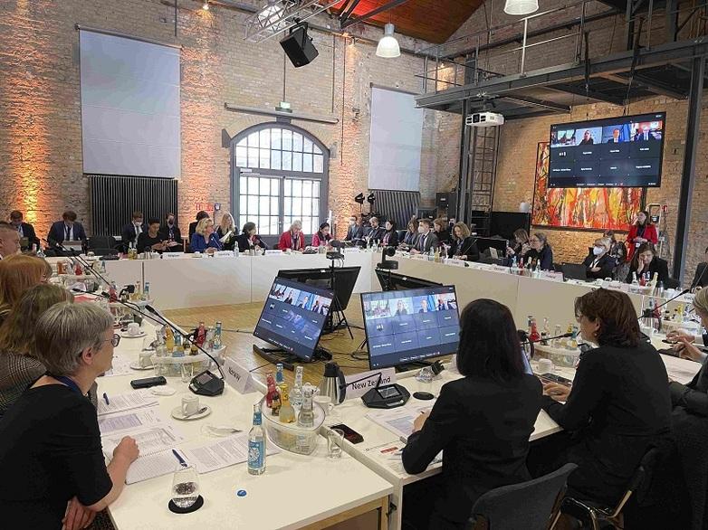 Bildbeschreibung: Professionelle Kommunikation auf allen Kanälen durch hybride Veranstaltungsformate  Copyright: Ute Grabowsky / photothek.de