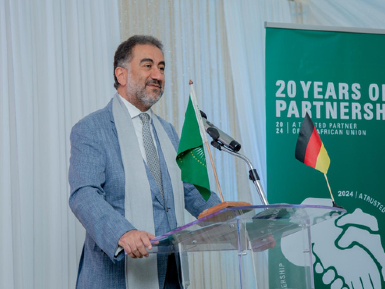 H.E. Botschafter Dr. Fathallah Sijilmassi am Rednerpult