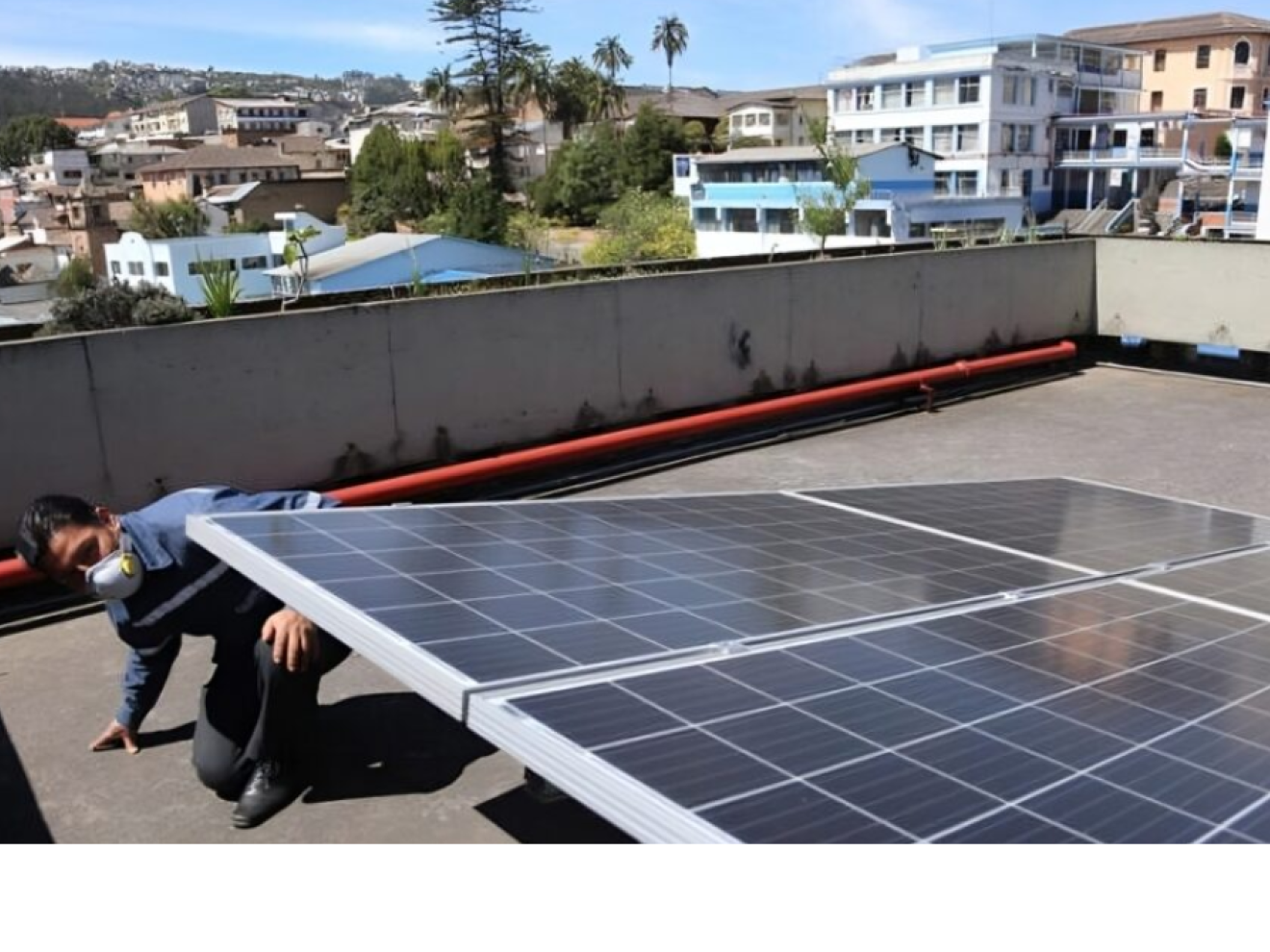 Photovoltaic panels in Quito