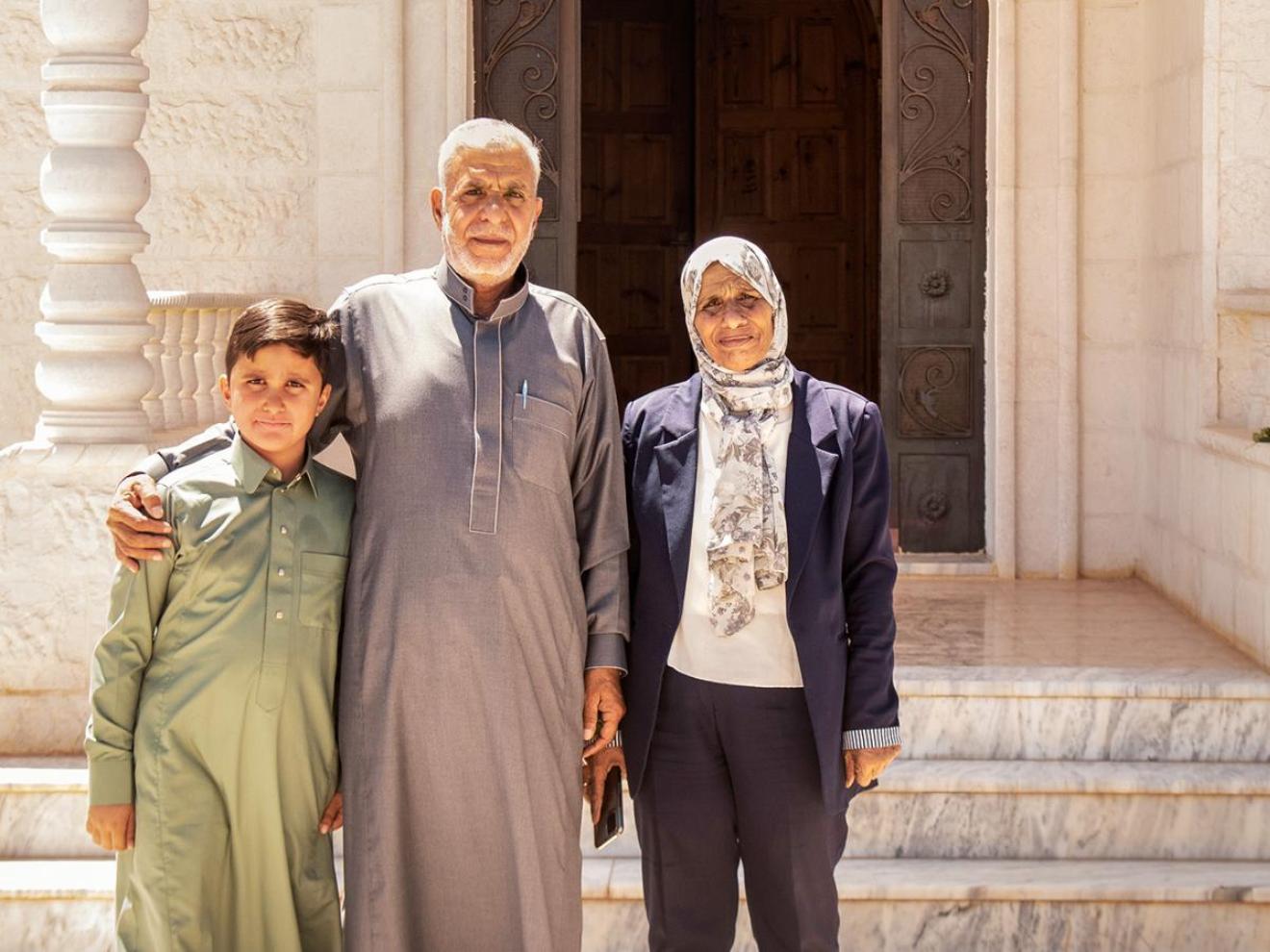 Aida Al Khattab mit ihrem Mann und Enkelsohn